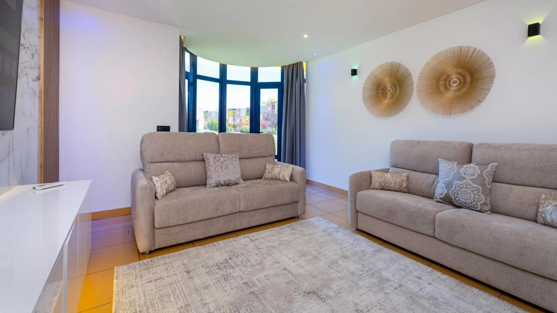 Romantic With Private Hot Tub & Parking - Big Pool - Marina Access Albufeira 0*,