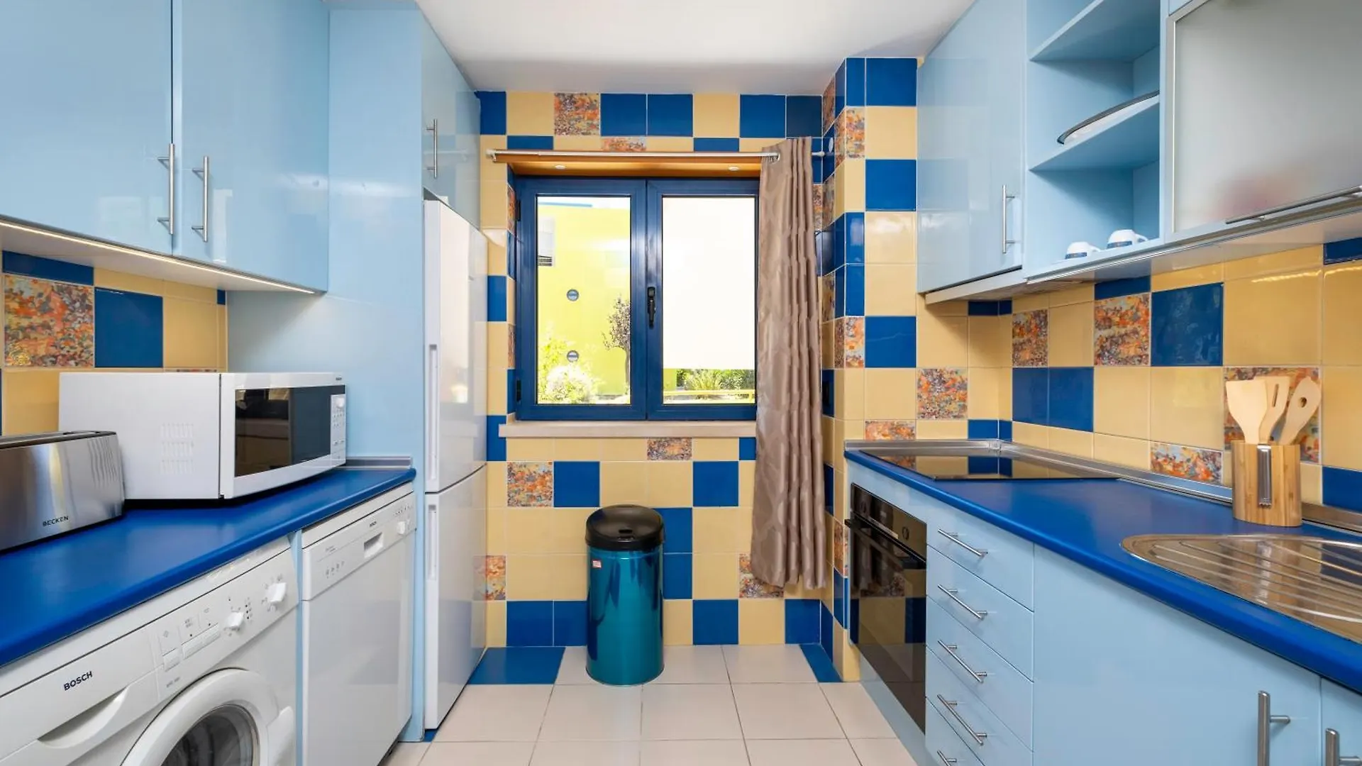 Villa Romantic With Private Hot Tub & Parking - Big Pool - Marina Access Albufeira