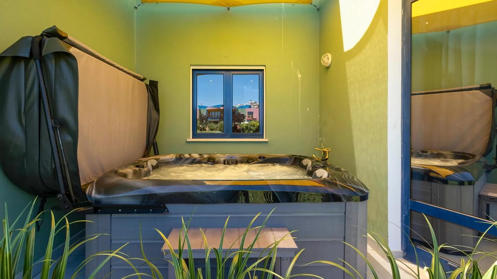 Villa Romantic With Private Hot Tub & Parking - Big Pool - Marina Access Albufeira Portugal