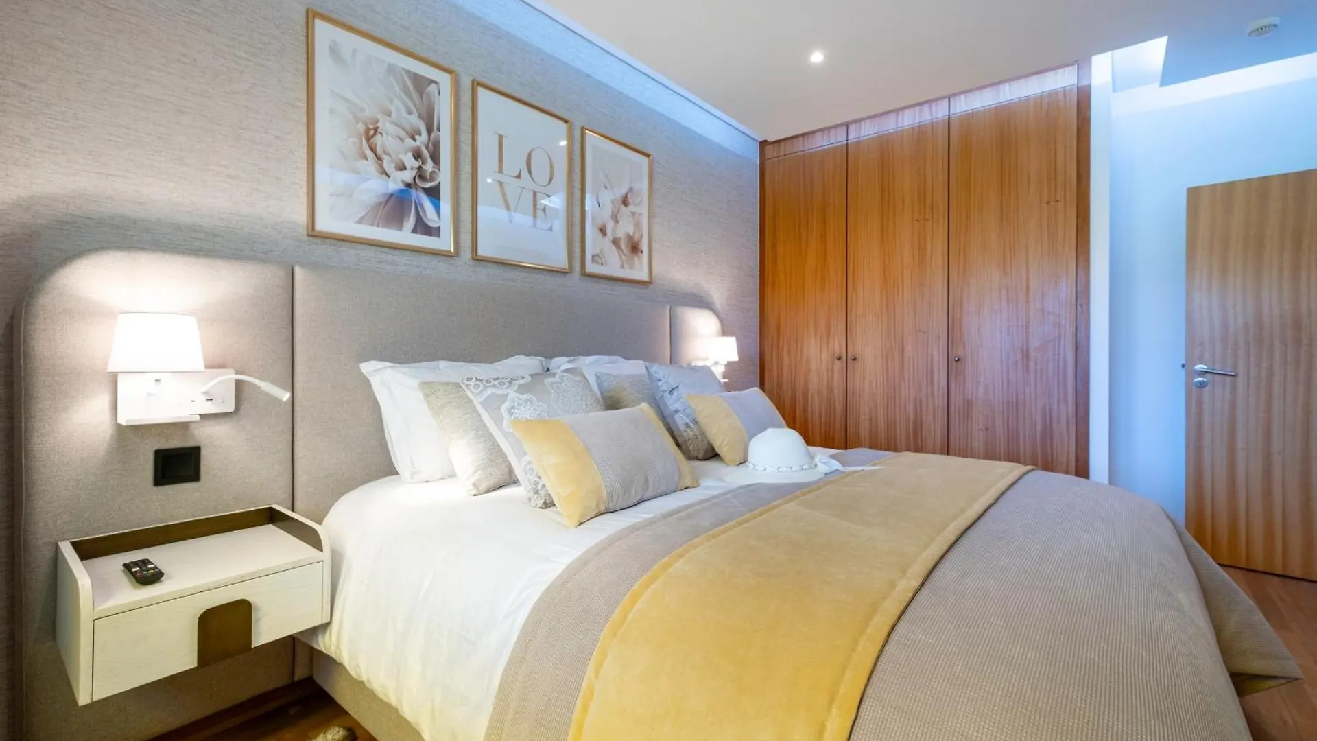 Romantic With Private Hot Tub & Parking - Big Pool - Marina Access Albufeira 0*,  Portugal